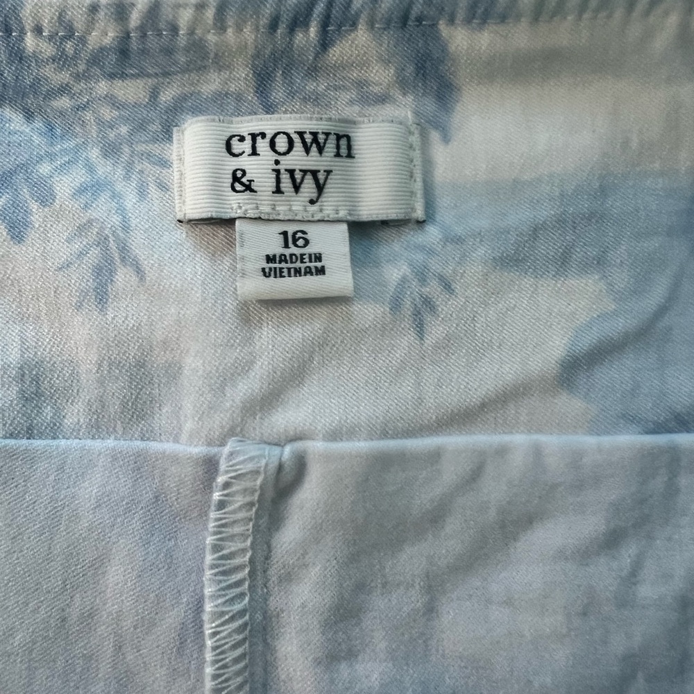 Crown and Ivy Blue and White Tropical Print Skort Size 16 - Picture 7 of 7